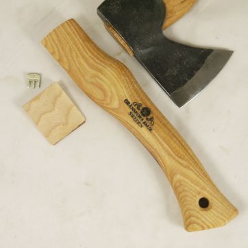 HANDLE GB Hand Hatchet