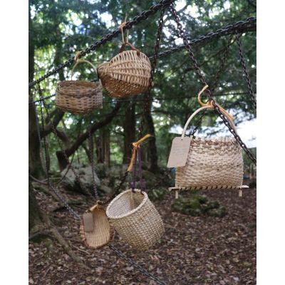 Back from an unintentional hiatus to post a few pictures from a few weeks back from the wonderful Silverdale, where we were kindly invited to attend the @nationalcoppicefederation AGM & Weekend Gathering 🍃

Featuring (in order): a selection of hand woven baskets by @lornaweavesoak ; Twiggy and @shannon.berry.nature at work in the woods; pimps by Alan Waters and some nice light on some important literature.

In other news, we’ve just received a small shipment of Hans Karlsson which is now live on the site. A mix of spoon knives, Slöjd knives, bent carving gouges, minigouges and inshaves are up. Plus, keep your eyes peeled for more gouges and adzes, which we’re hoping are currently making their way across the North Sea!

#coppice #handcraft #slöjd #craft #woodland #woodlandcraft #greenwoodworking #hanskarlsson