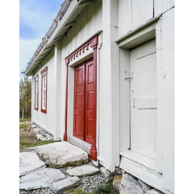 The Old School House in Øversjødalen 📚 

Since moving to the valley in 2007, we’ve been enamored by this charming, rundown wooden building with a turf roof, locally known as the original old school. Roughly the size of a small cottage, but essentially just one large room, it once housed a small class of children. Not pictured, but also accompanied by a unique communal compost toilet with separate sides for boys and girls. 

Believed to be constructed from logs 200 years ago, it was abandoned decades back in favour of a new, larger school. Over time, it faced the threat of complete disintegration. Thankfully, a generous grant allowed the current owner to ensure its preservation.

A renowned local log-building company @tradhandverk undertook the restoration, fortifying it with new logs, roof, and floor, refurbished windows, and a fresh coat of paint. Now, the building stands resilient, even if it lacks water or electricity. While it might be enhanced with historically accurate furnishings in the future, the primary joy lies in knowing it’s secured for at least another 50 years! 

#logbuilding #handtools #slöjd #oldbuildings #handtools #timmerhus