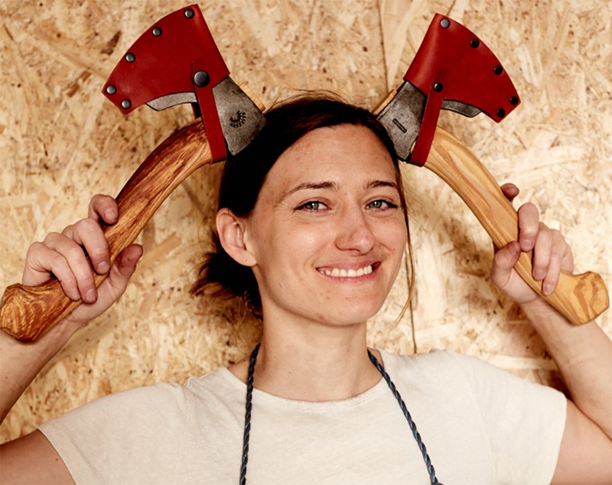 Julia Kalthoff Axes